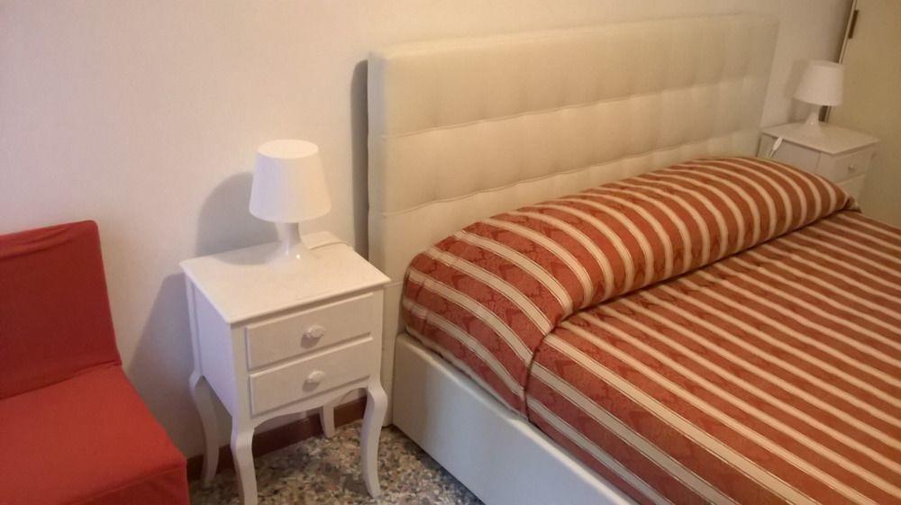 2960 Frari 2 Apartment *